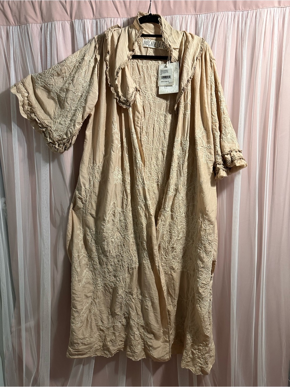Magnolia Pearl Cream Emali Embroidered Kimono